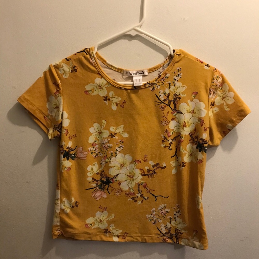 Cropped flower tshirt